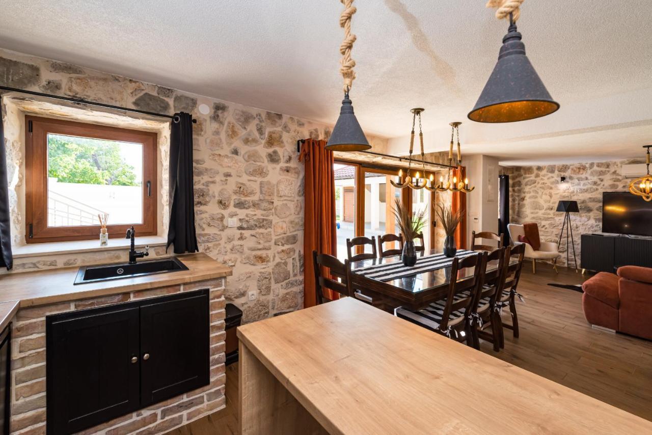 Stone Villa Miandri Sukošan Екстериор снимка