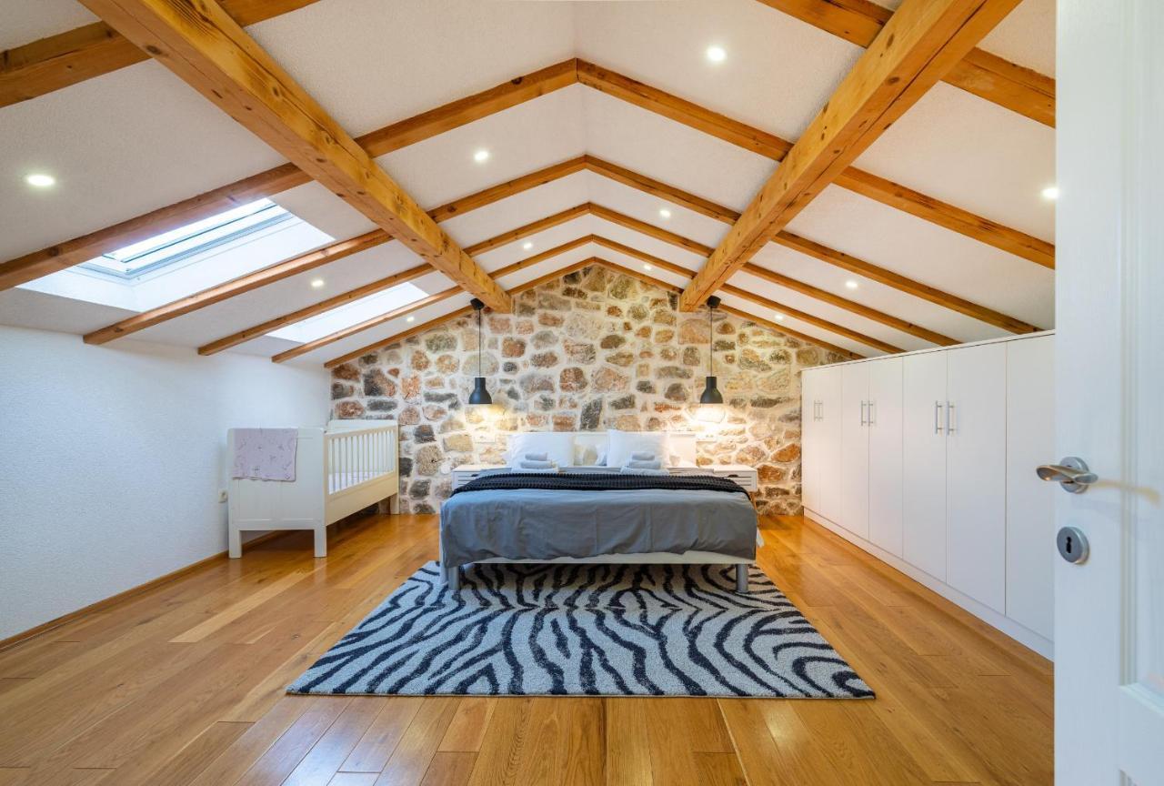 Stone Villa Miandri Sukošan Екстериор снимка
