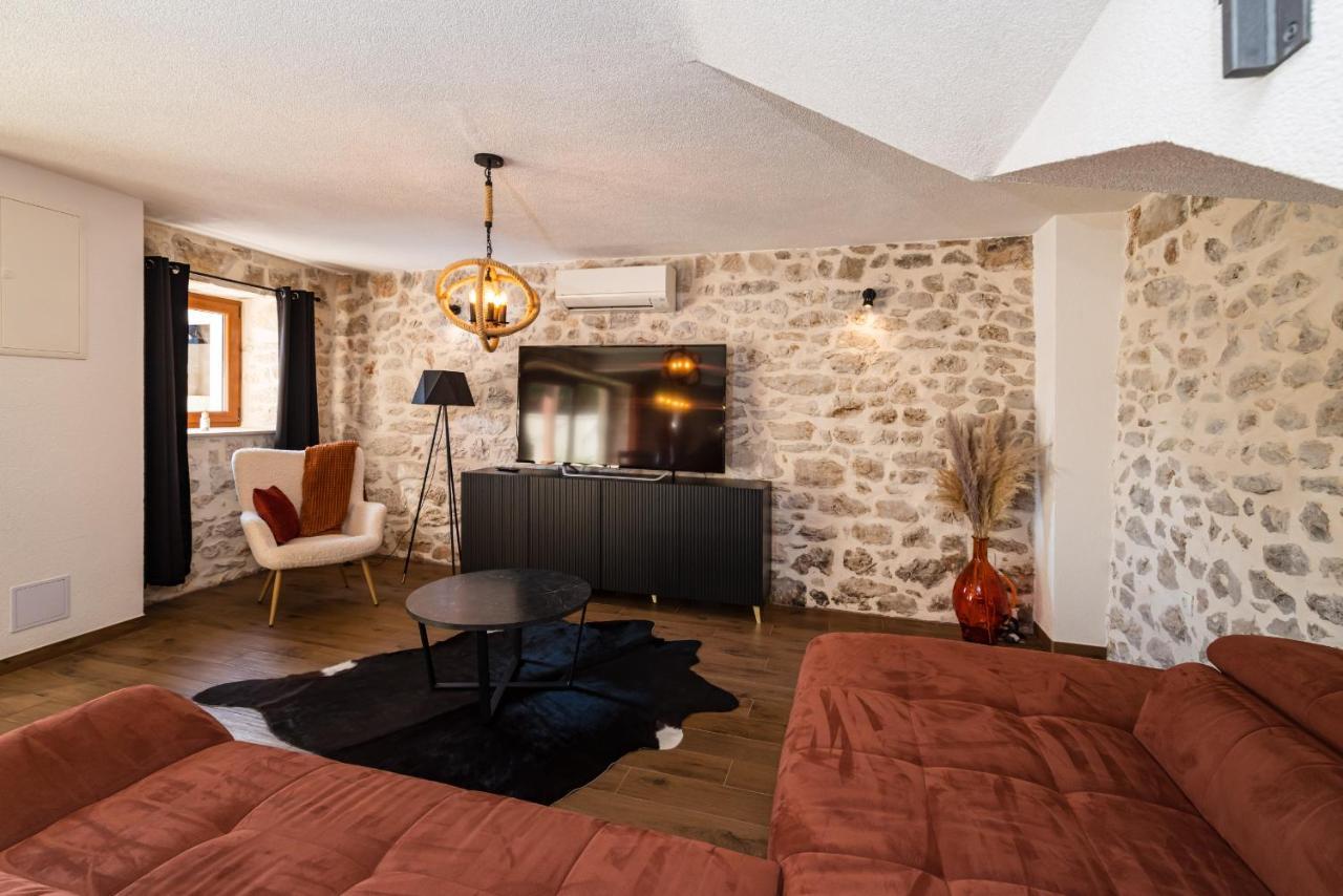 Stone Villa Miandri Sukošan Екстериор снимка
