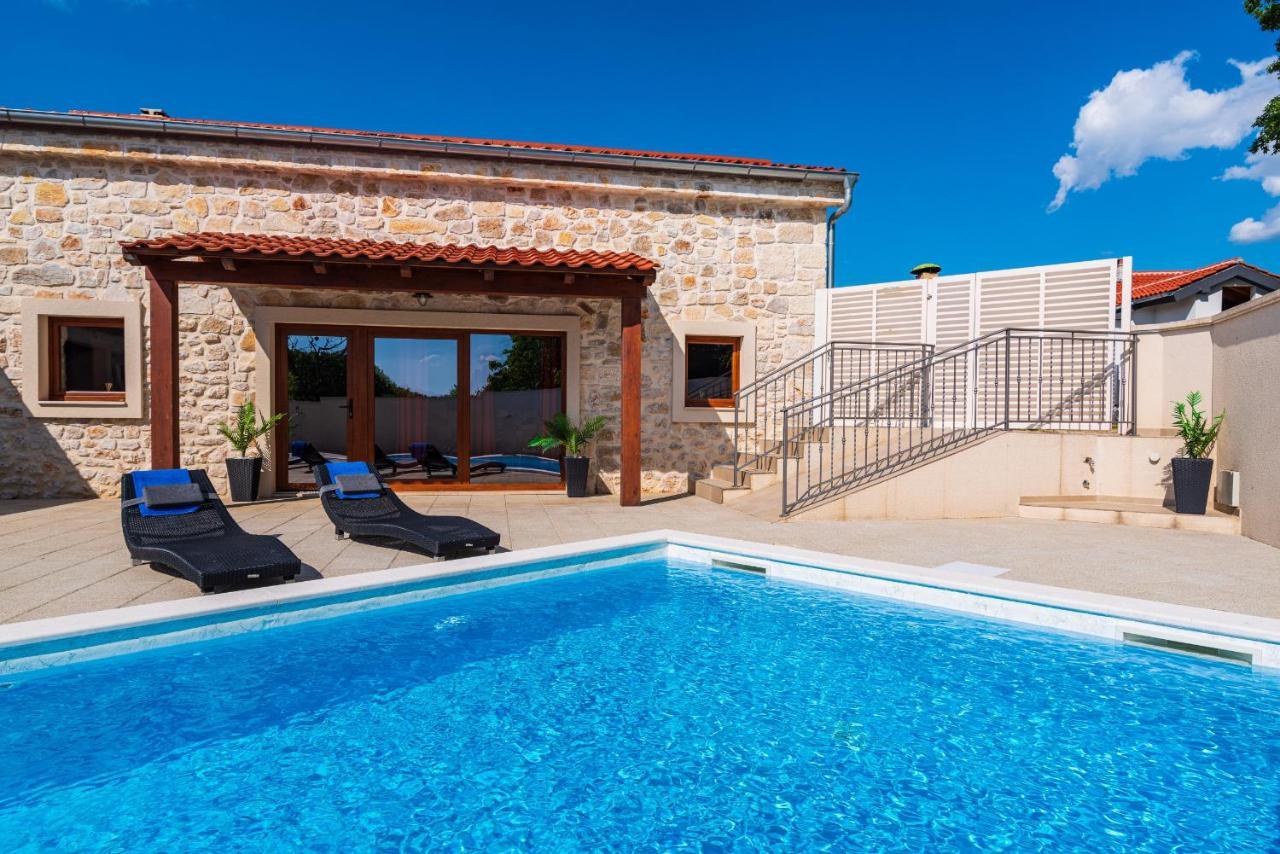 Stone Villa Miandri Sukošan Екстериор снимка